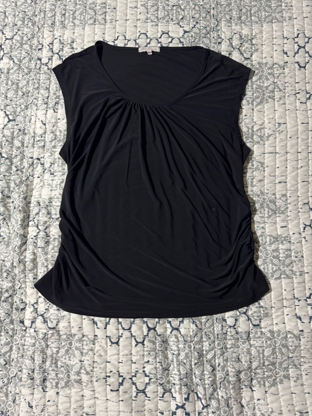 Joie De Vivre Black Knit Top Gathered Neckline and Ruche Sides Ladies XL